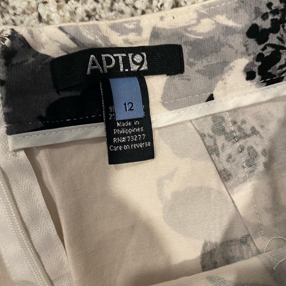 Rose Print Pencil Skirt - Picture 2 of 3